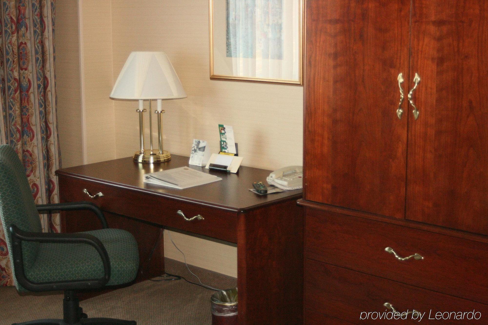 דאנברי Maron Hotel & Suites חדר תמונה